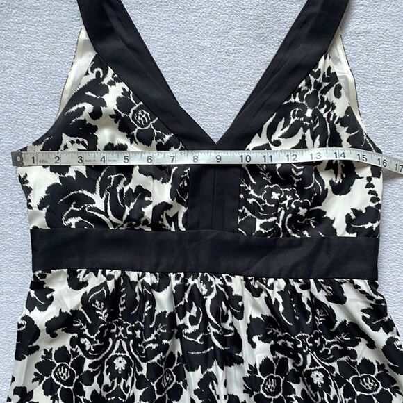 Ann Taylor LOFT Black & White Floral Dress w/Zipper on the Side (Size: 6P) - Picture 7 of 11